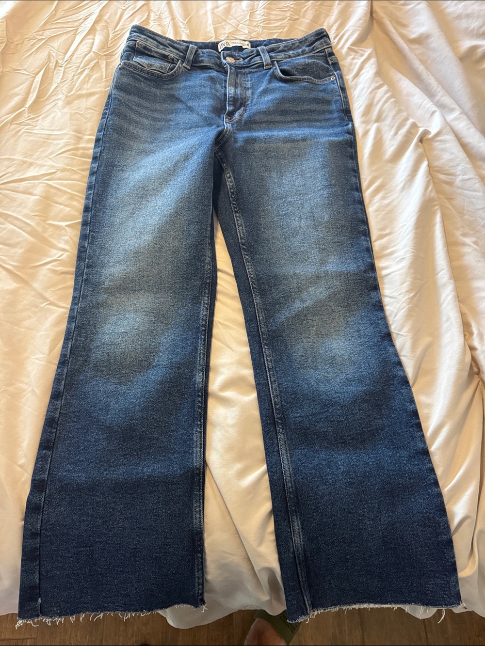 Zara Dark-Mid Blue Flared Wide-Leg Cropped Jeans Size 6